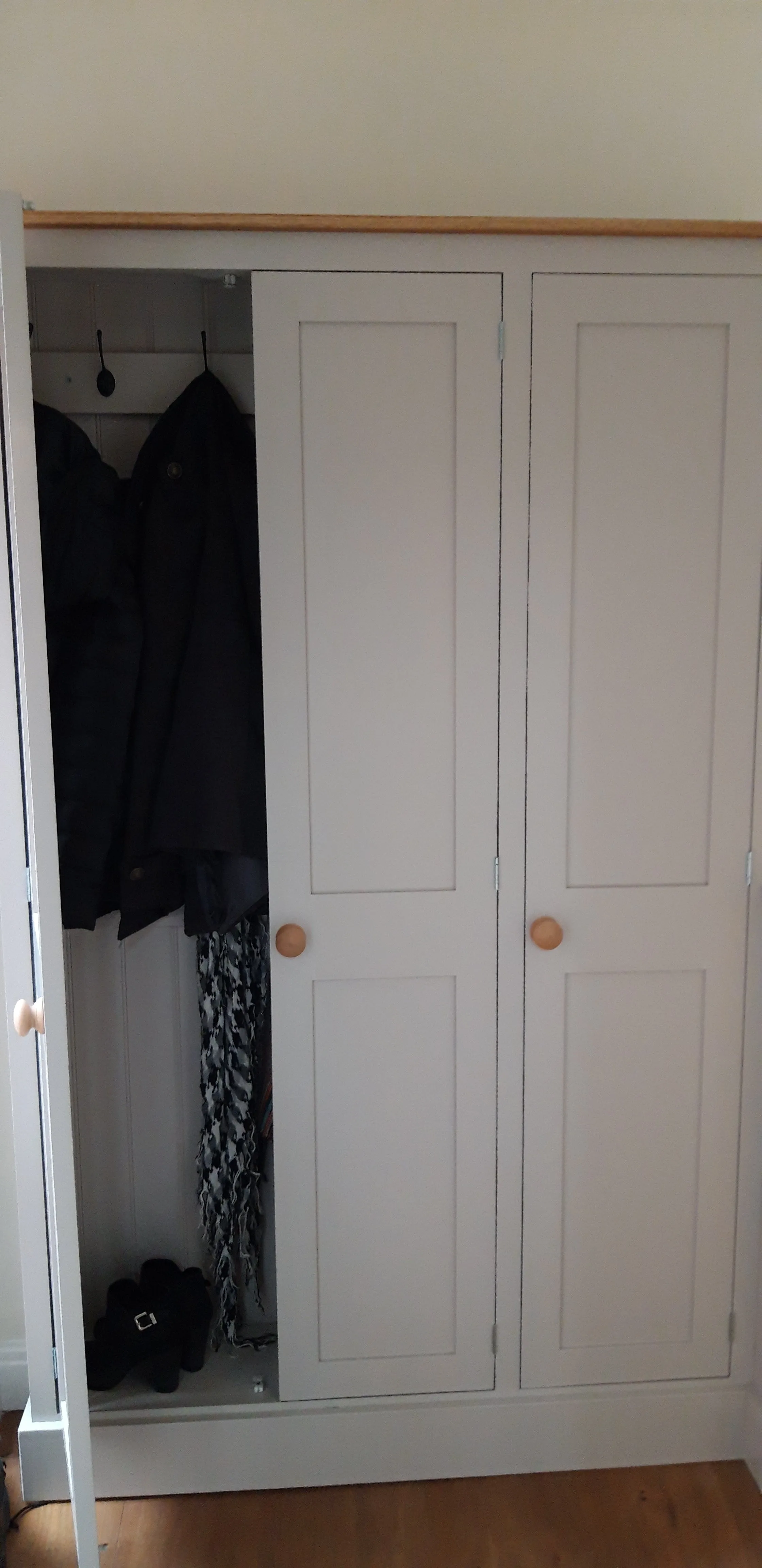 **3 Door Hall, Utility Room, Cloak Room Coat & Shoe Storage Cupboard (35 cm deep) OPTION 4