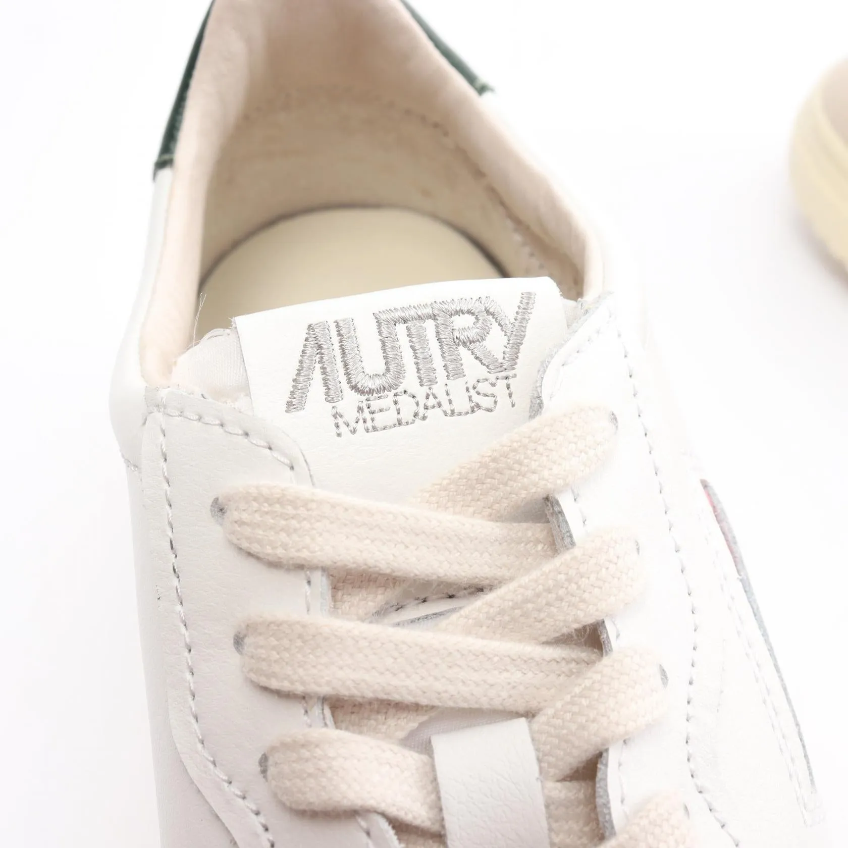 AUTRY Medalist Leather Suede Sneakers AULMLS5642