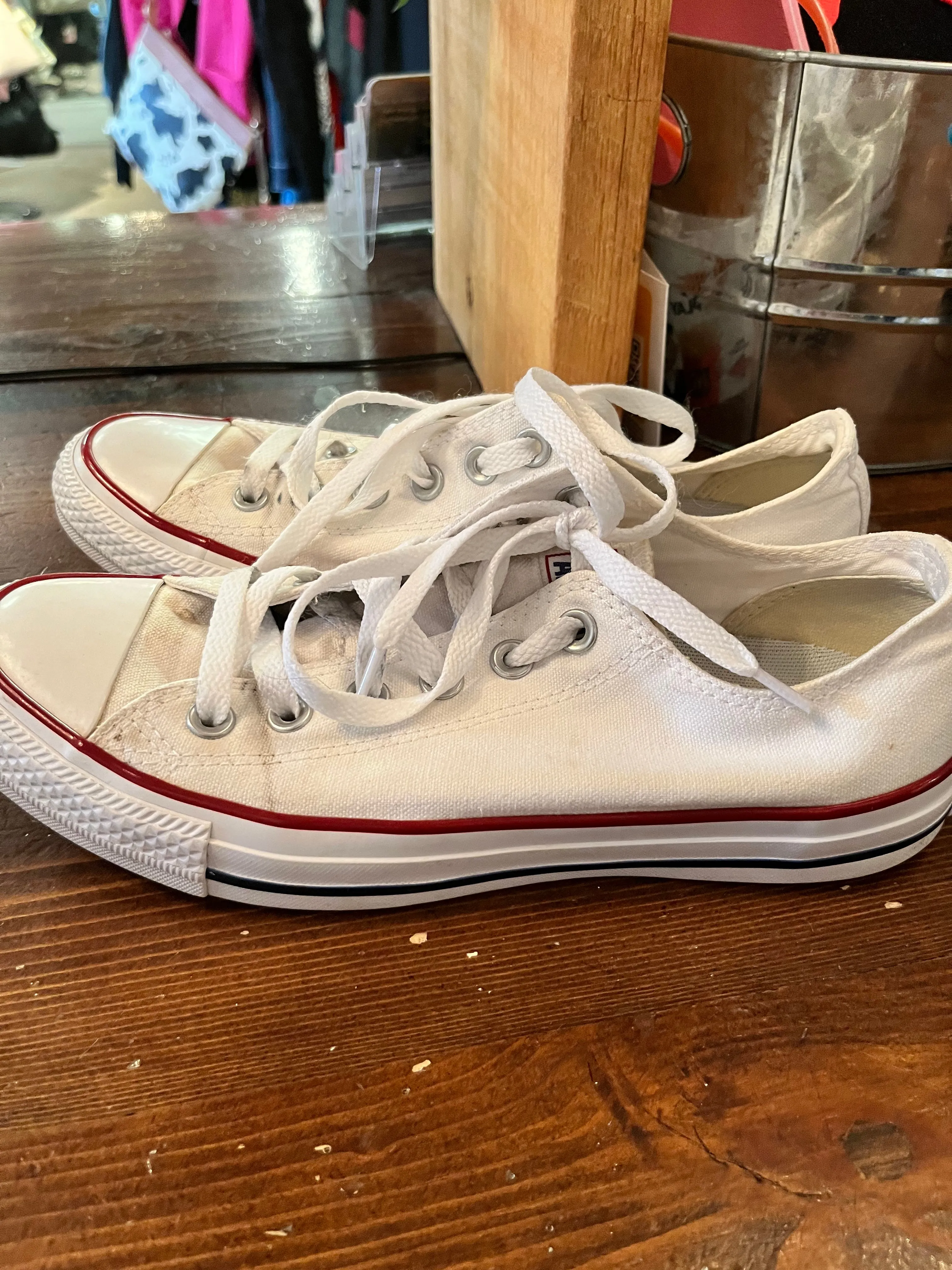 Converse Sneakers (Women's 8.5/Men's 6.5)