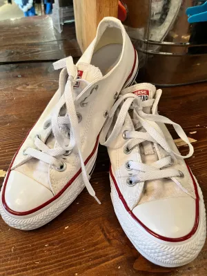 Converse Sneakers (Women's 8.5/Men's 6.5)