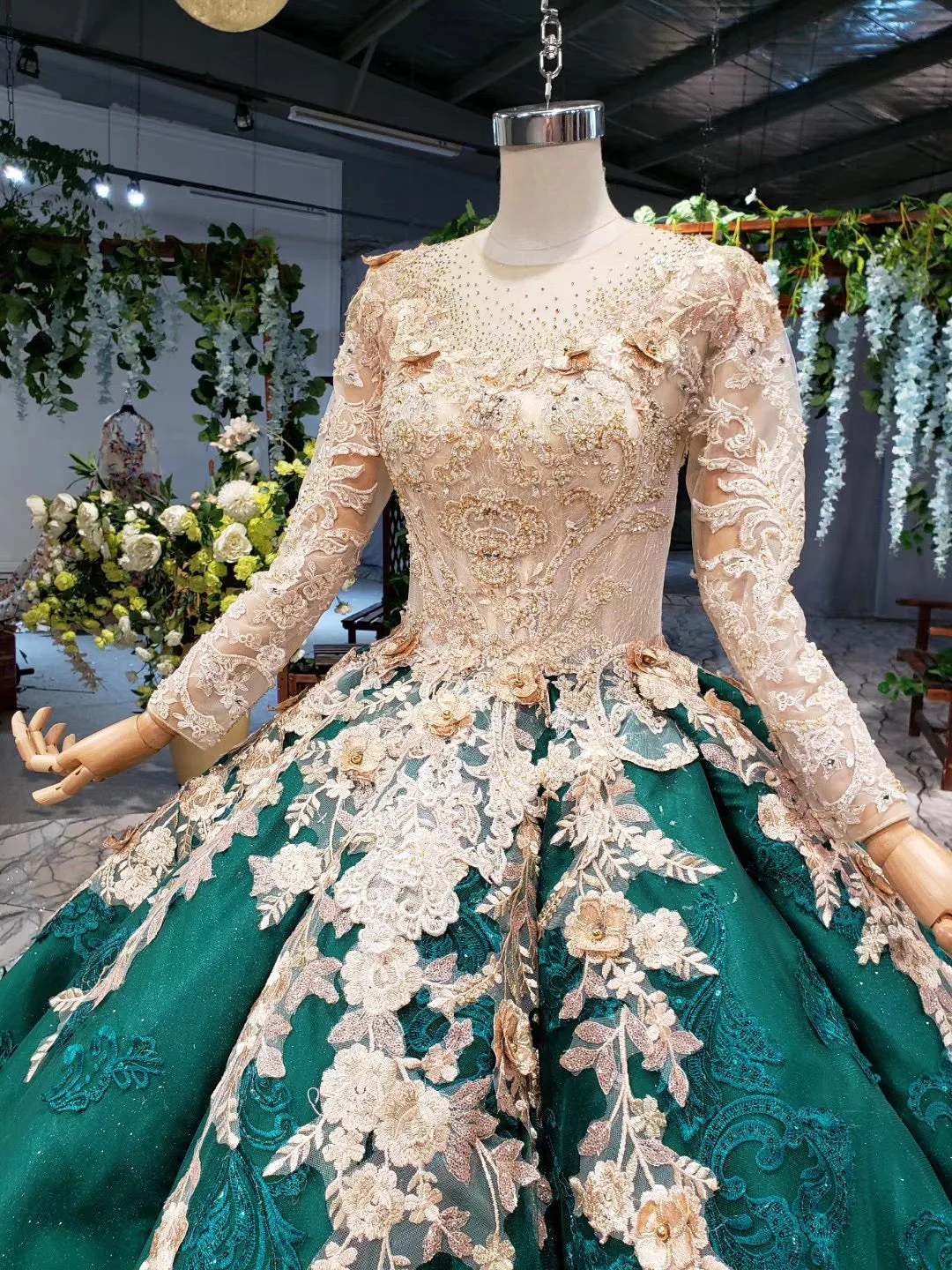 Long Sleeve Ball Gown Wedding Dress Appliques Beading Quinceanera Dresses PO075