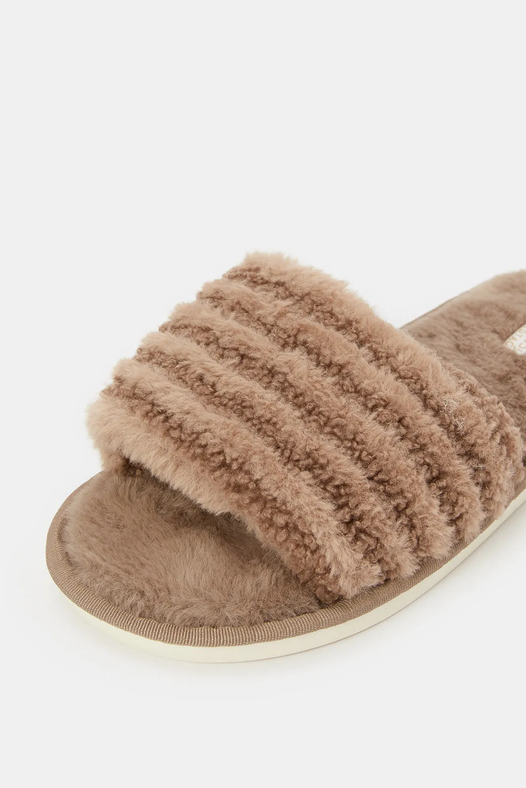 Men Brown Plain Slipper