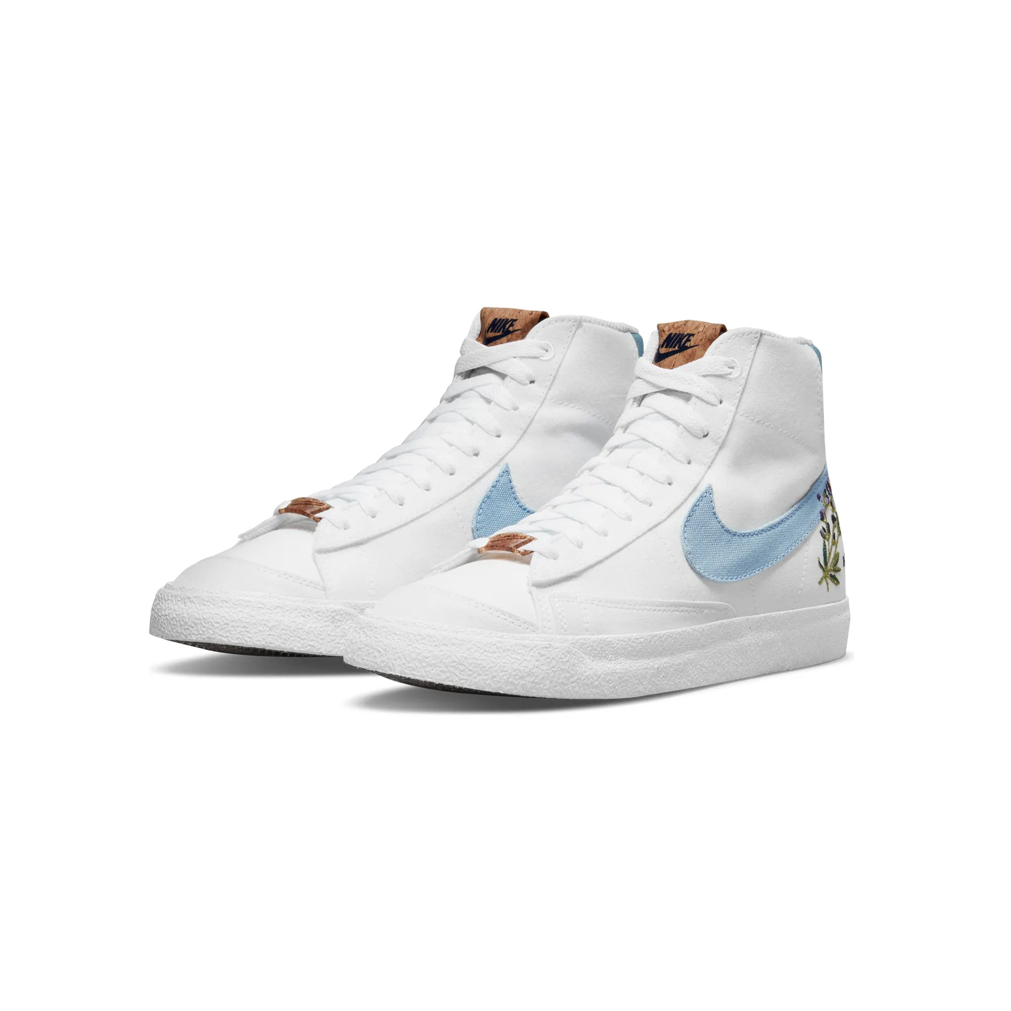 Nike Womens Blazer Mid '77 SE Shoes 'White/Obsidian White'