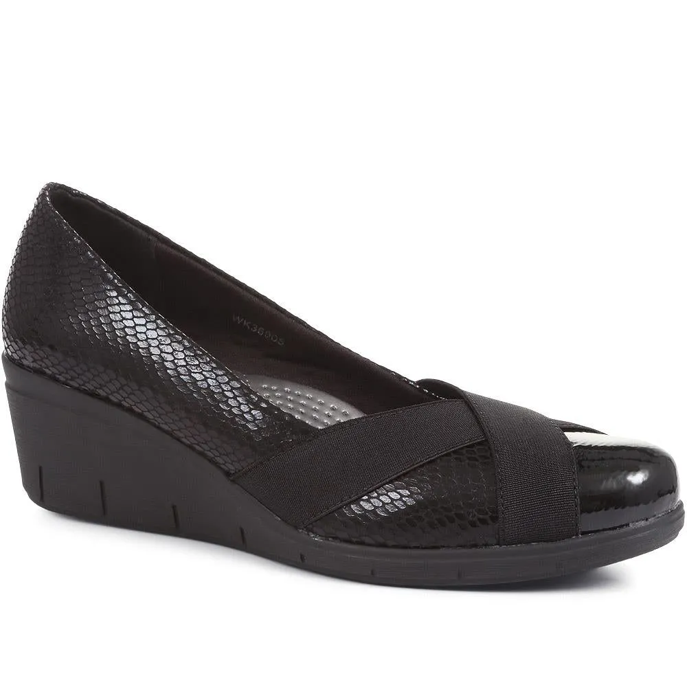 Wedge Heeled Court Shoes - WK36005 / 322 575