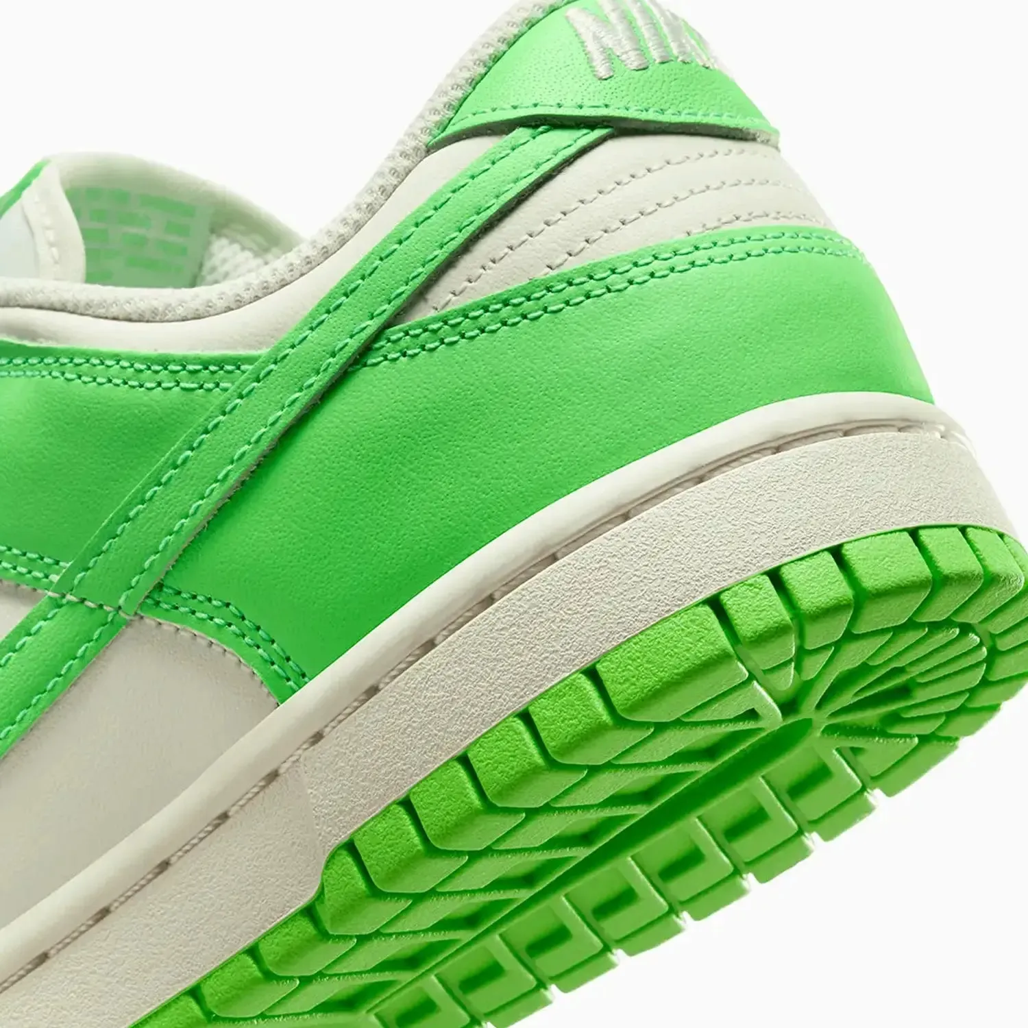 Women's Dunk Low "Green Strike"